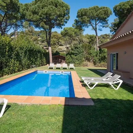 Chalet 5 Bedroom House In With Private Pool And Garden *
